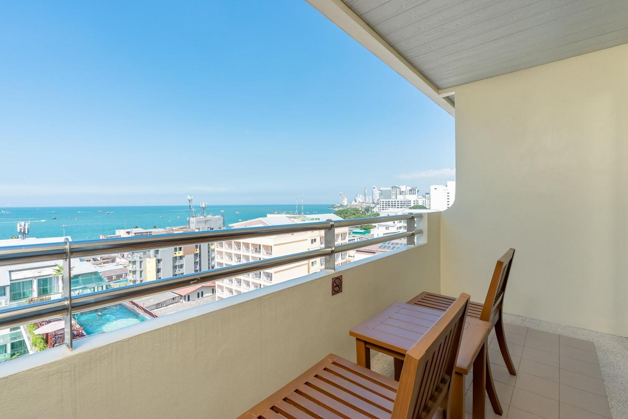 Sunshine Hotel & Residences Pattaya Extérieur photo