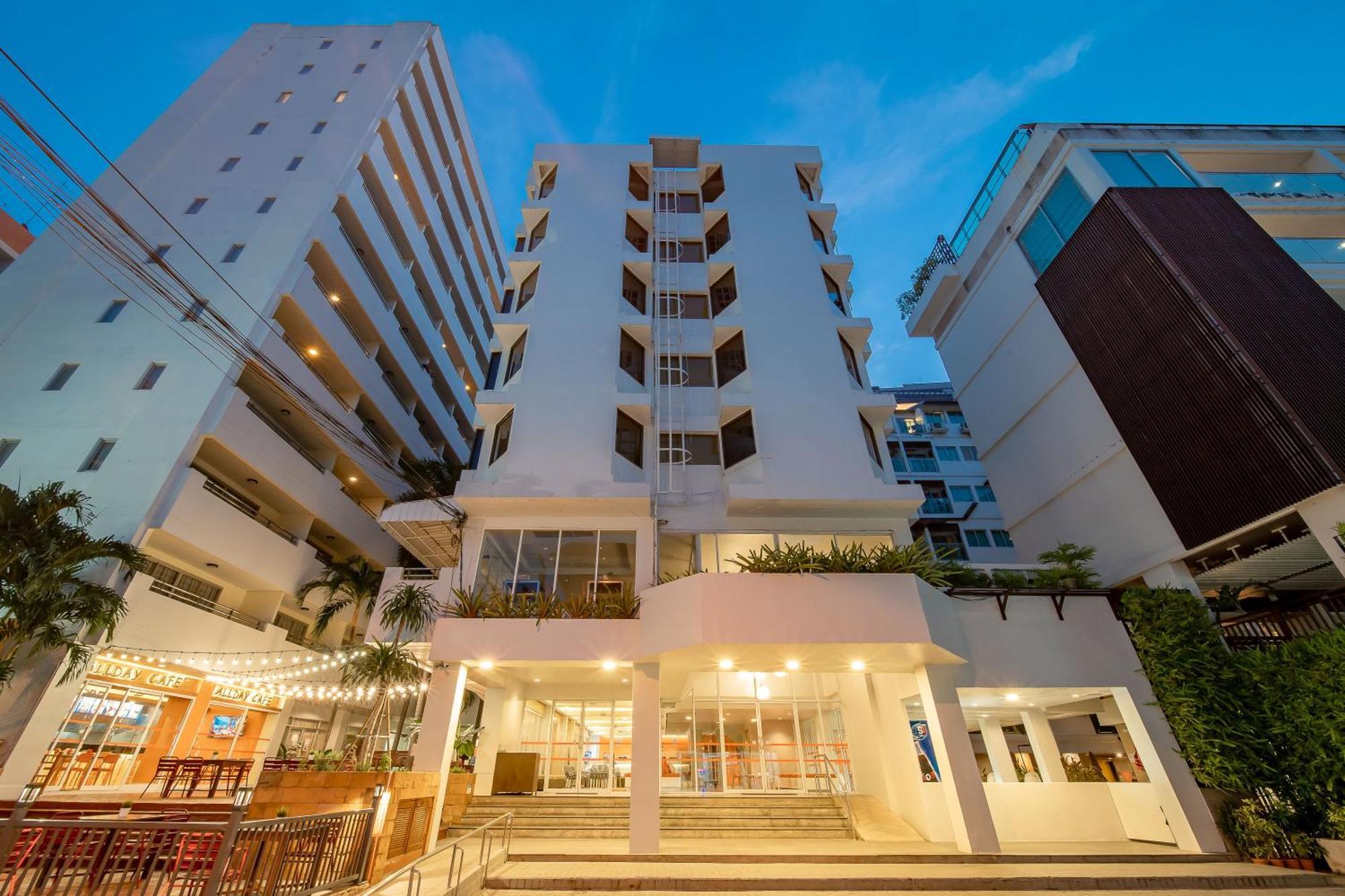 Sunshine Hotel & Residences Pattaya Extérieur photo