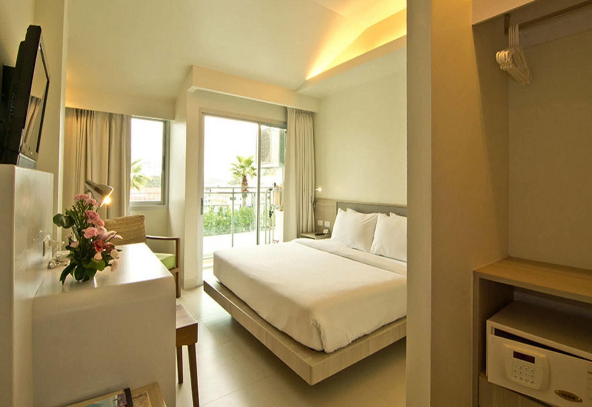 Sunshine Hotel & Residences Pattaya Extérieur photo